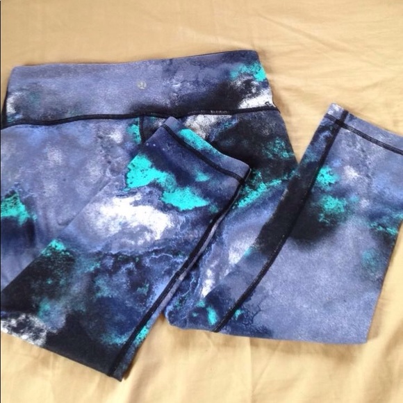 lululemon athletica Pants - Lululemon cropped leggings size 6